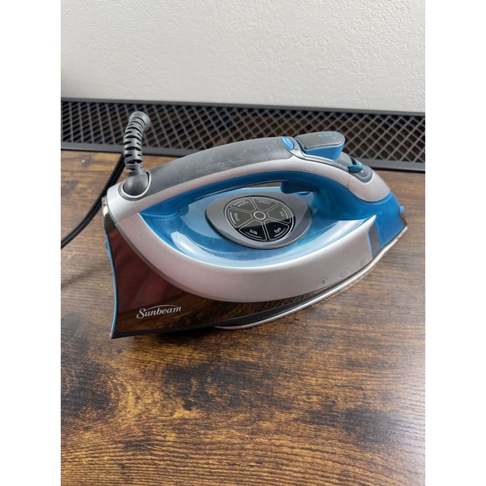Sunbeam Turbo Steam Master GCSBCS-212 – Professional 1500W Steam Iron Blue